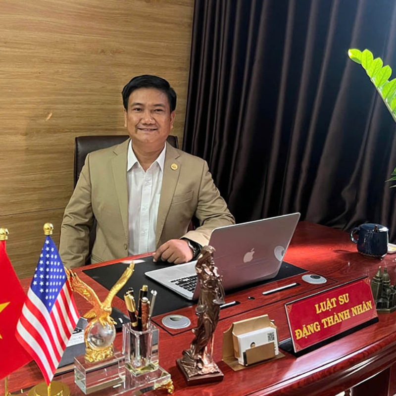 Luật sư Nhân